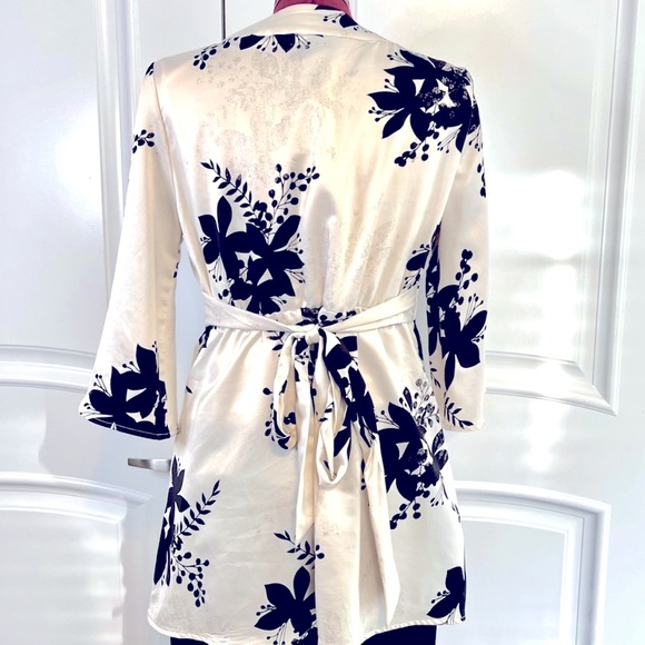 NWOT THX collection floral tunic blouse size Various - Picture 8 of 9